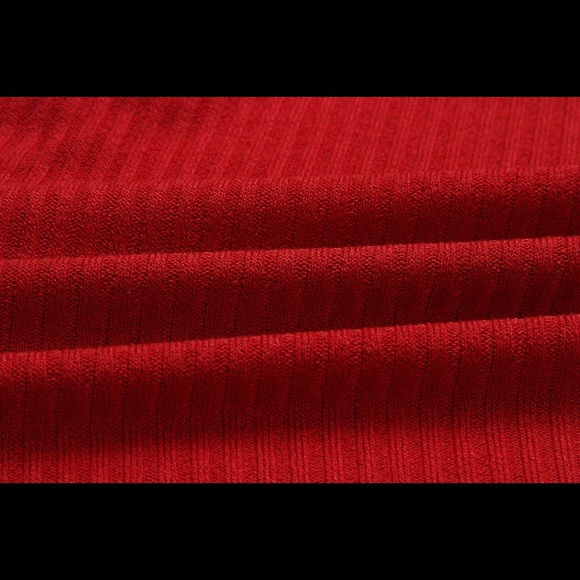 Red cold shoulder top - Picture 4 of 5